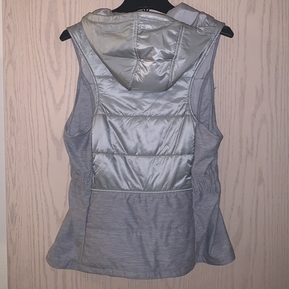 THE NORTH FACE grey vest - Picture 2 of 3
